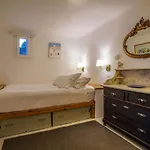 Serenity - Traditional House With Stunning Sea View