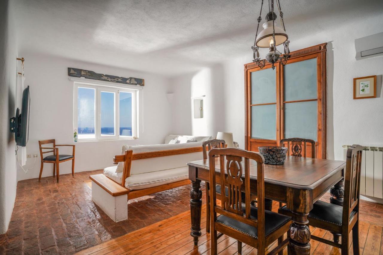 Serenity - Traditional House With Stunning Sea View Ferienhaus