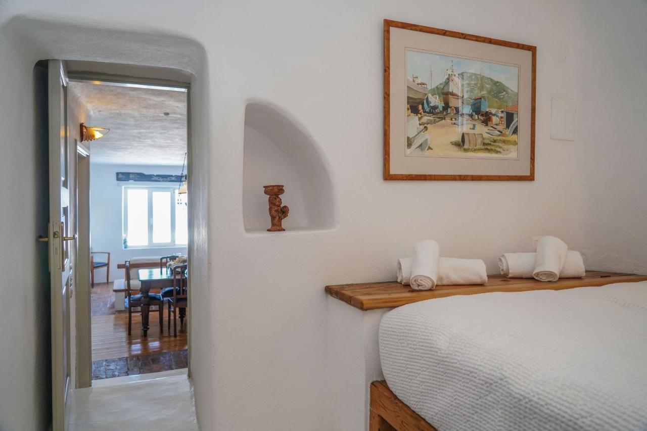 Serenity - Traditional House With Stunning Sea View Ferienhaus